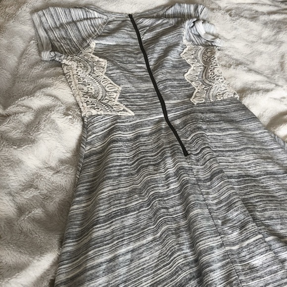 Grey Heathered Midi Dress with Lace - Picture 3 of 5